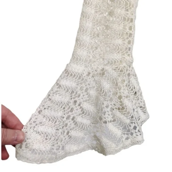 Rampage Crocheted Lace Keyhole Tie Bell Sleeve Blouse EUC sz S - Picture 8 of 14